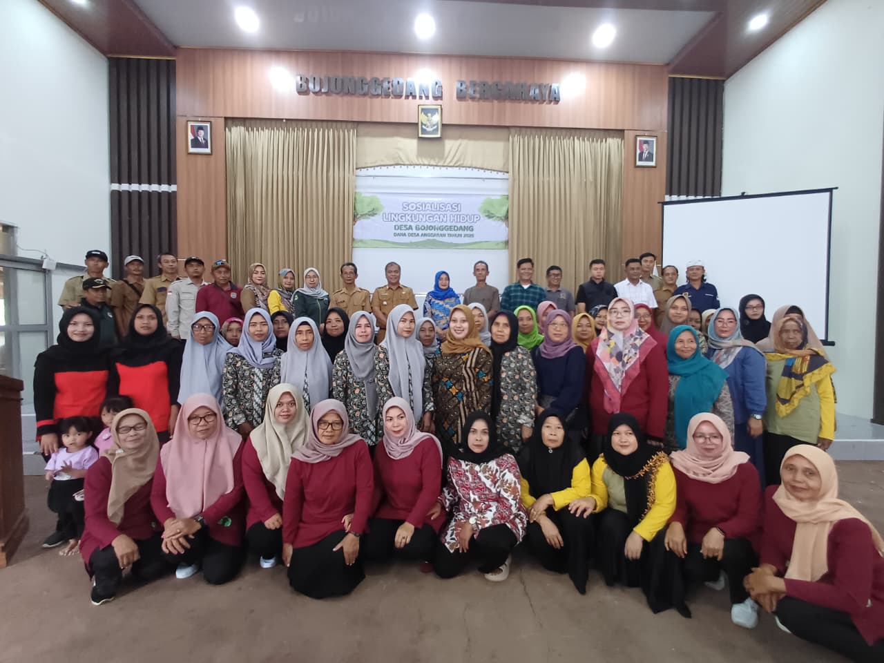 Wujudkan Desa Lestari, KWT Bojonggedang Dapat Sosialisasi Lingkungan Hidup dan Bantuan Pertanian